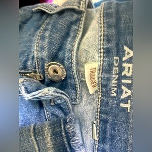 Size 28 Ariat denim trousers‼️